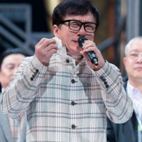 包臀 一次久坐后布料上的包臀压痕