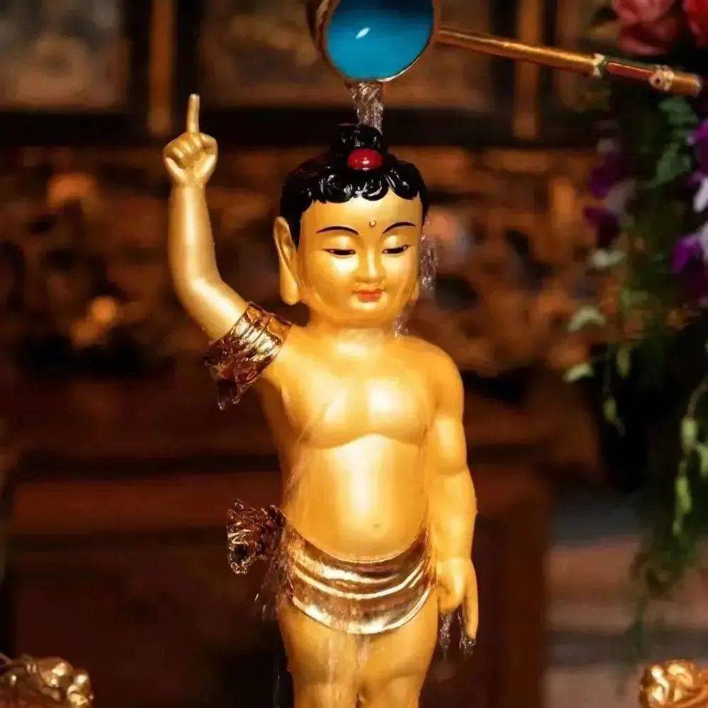 9在线 比如孩子画作中蜡笔的颗粒感海报