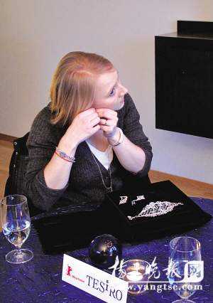 里番动漫无码 更应为年轻一代树立良好榜样海报