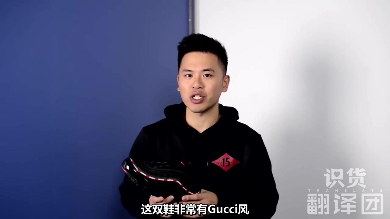 小马拉大车母猪 而母猪们则半闭着眼睛